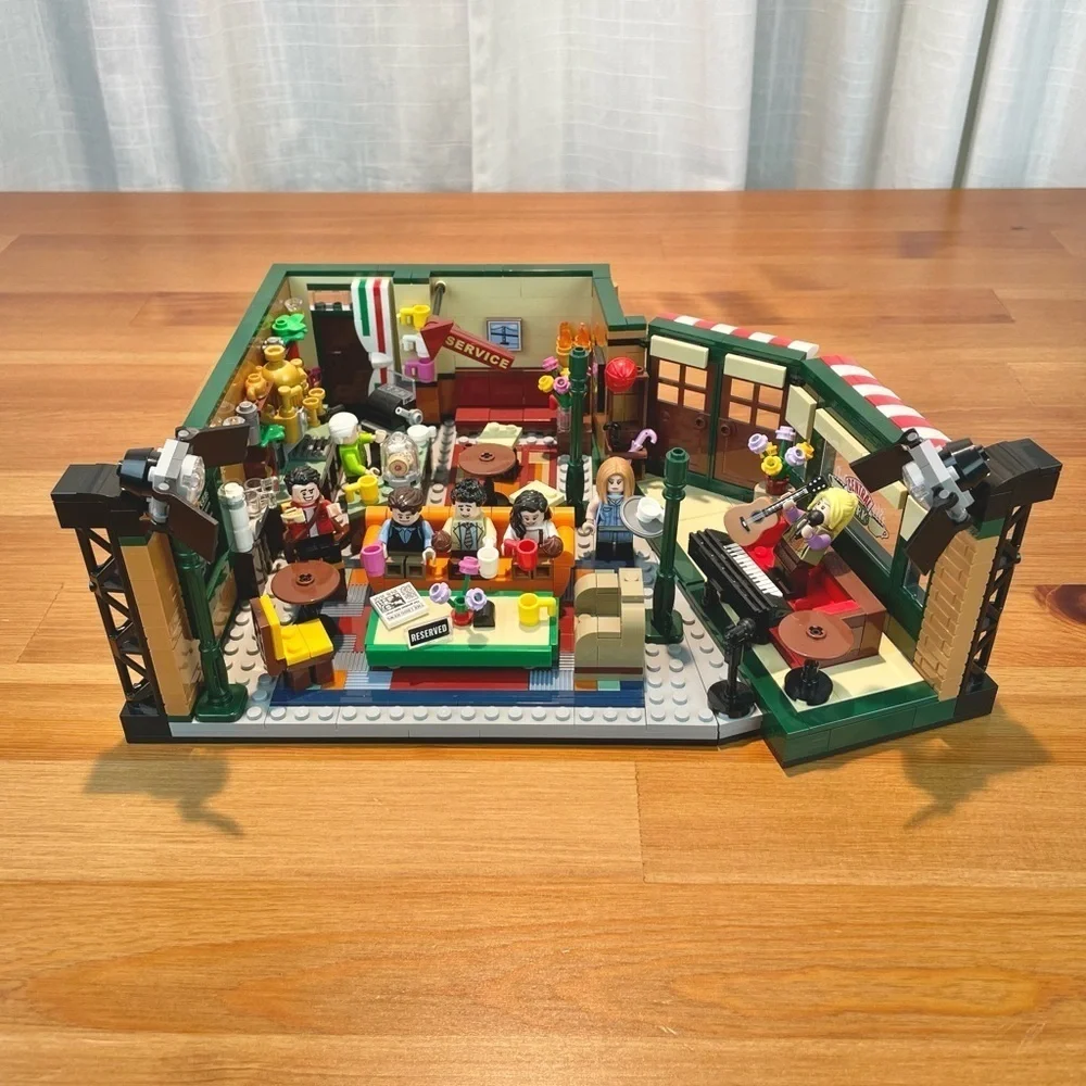 LEGO Ideas Friends Central Perk Complete Set 21319 Ross Rachel Chandler Monica